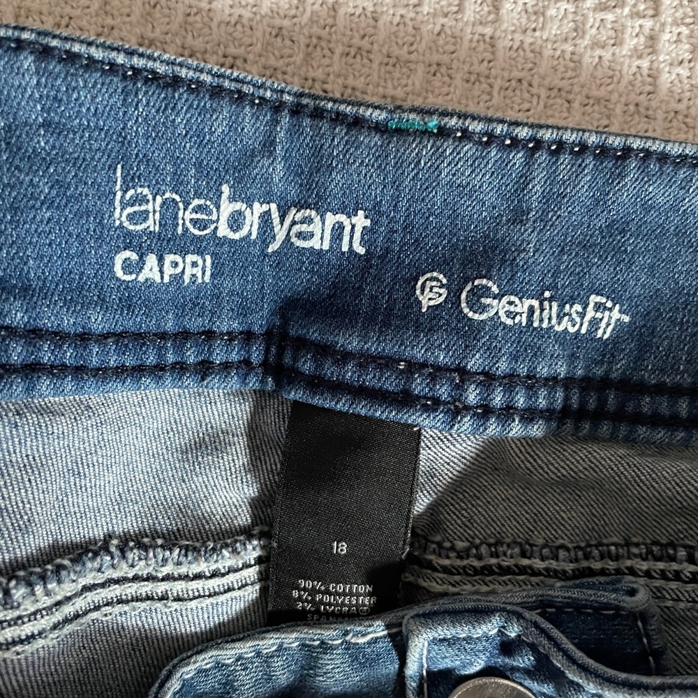 3pair capris good condition like too sell as bundle - Picture 3 of 5